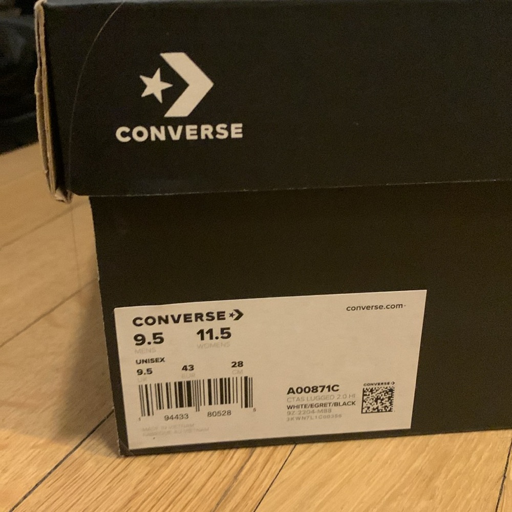 NEW Converse women’s 11.5 / men’s 9.5 unisex sneakers - Picture 10 of 10